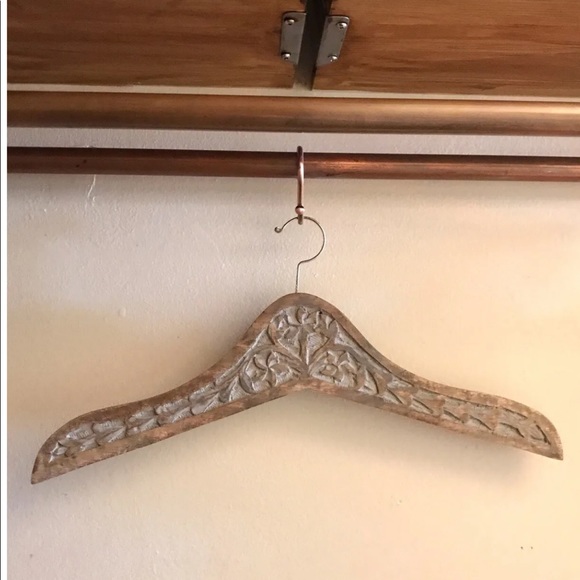 Handcarved Wooden Floral Embossed Clothing Hanger In  Natural Brown - Picture 2 of 6